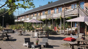Отель Amsterdam Farm Lodge  Амстердам
